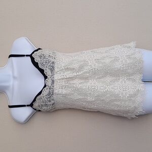 Cynthia Steffe Lace Camisole top Size Medium